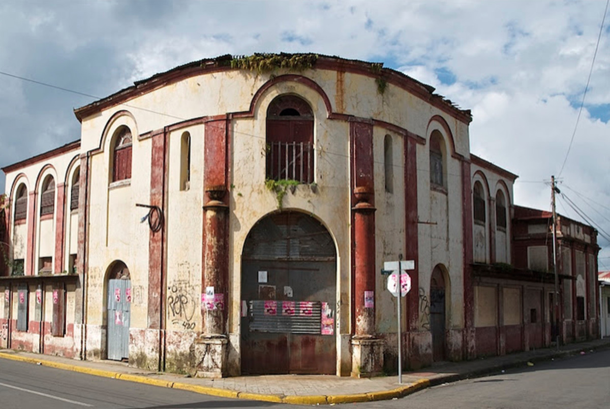   Abandoned building in Diriamba, Nicaragua