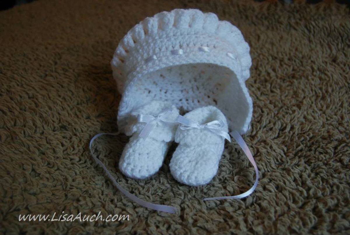 crochet bonnet and booties set for Baby