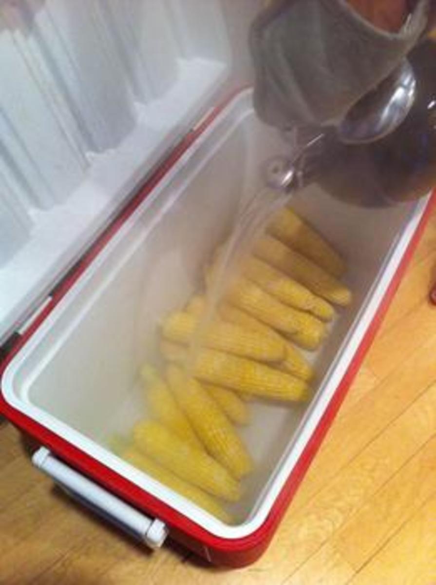 How to Cook Corn on the Cob In a Cooler