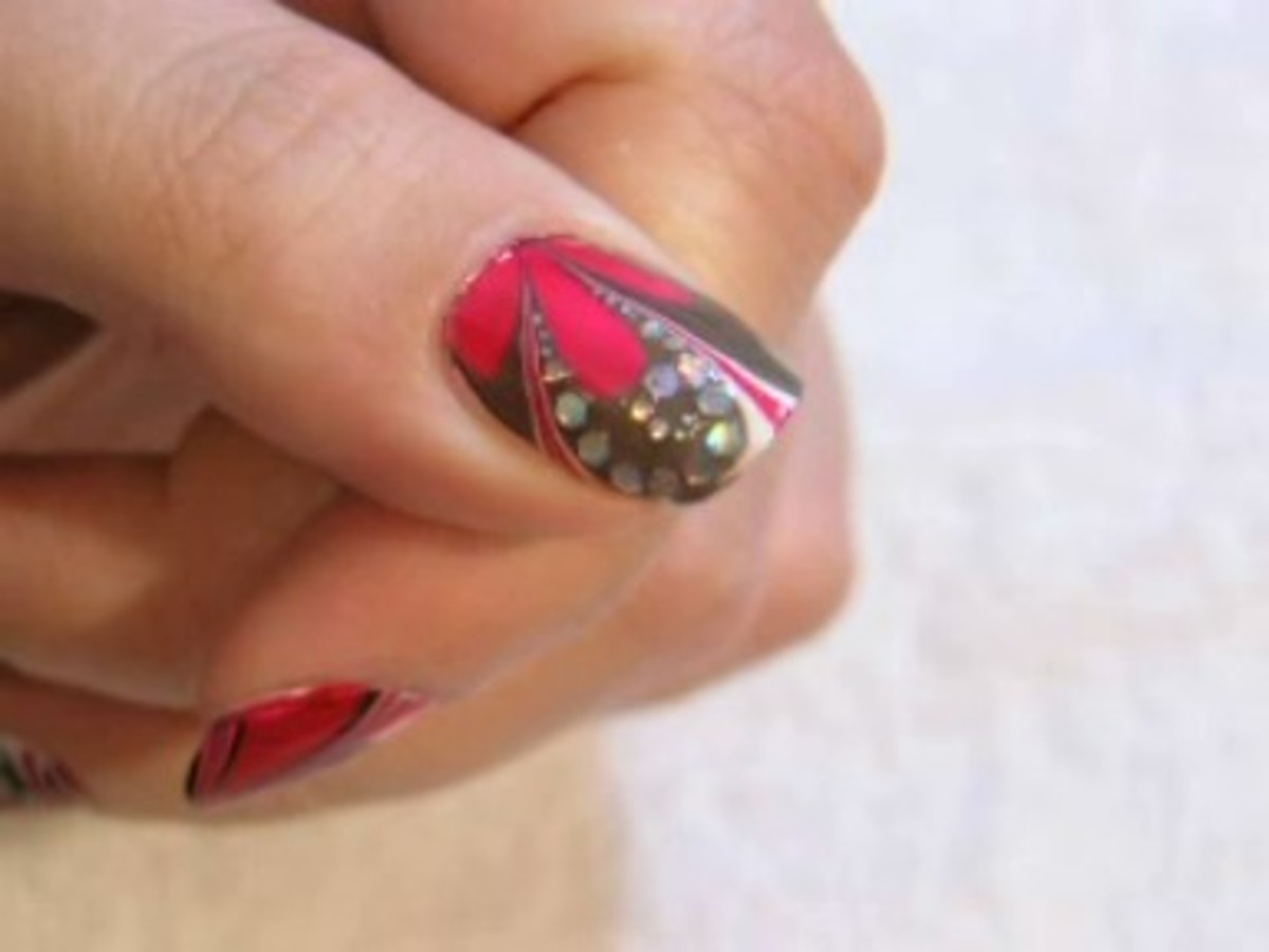 cool-nail-polish-tricks-tips-for-successful-water-marble-nail-art-for-beginners