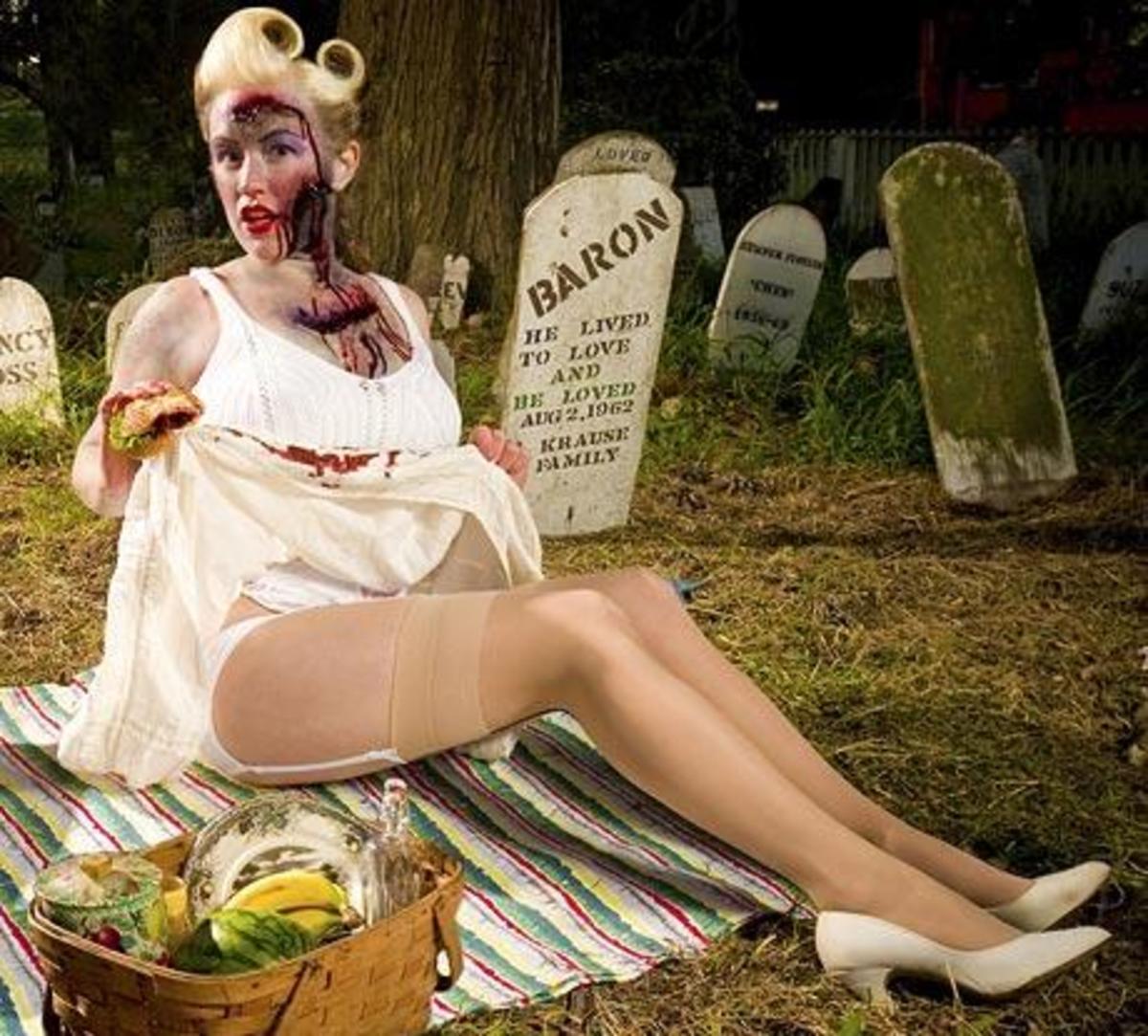 housewife-halloween-costume-idea-zombie-50s-housewife