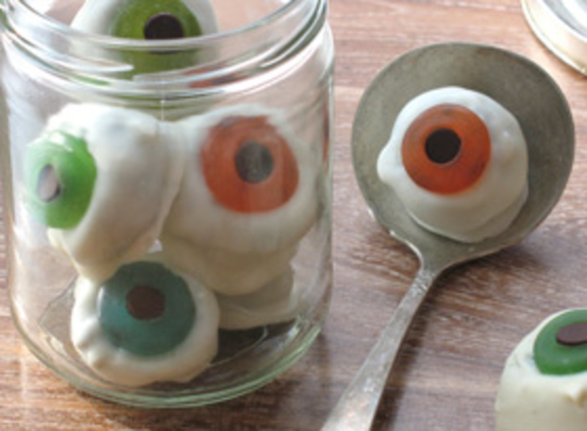 Edible Eyeballs for halloween
