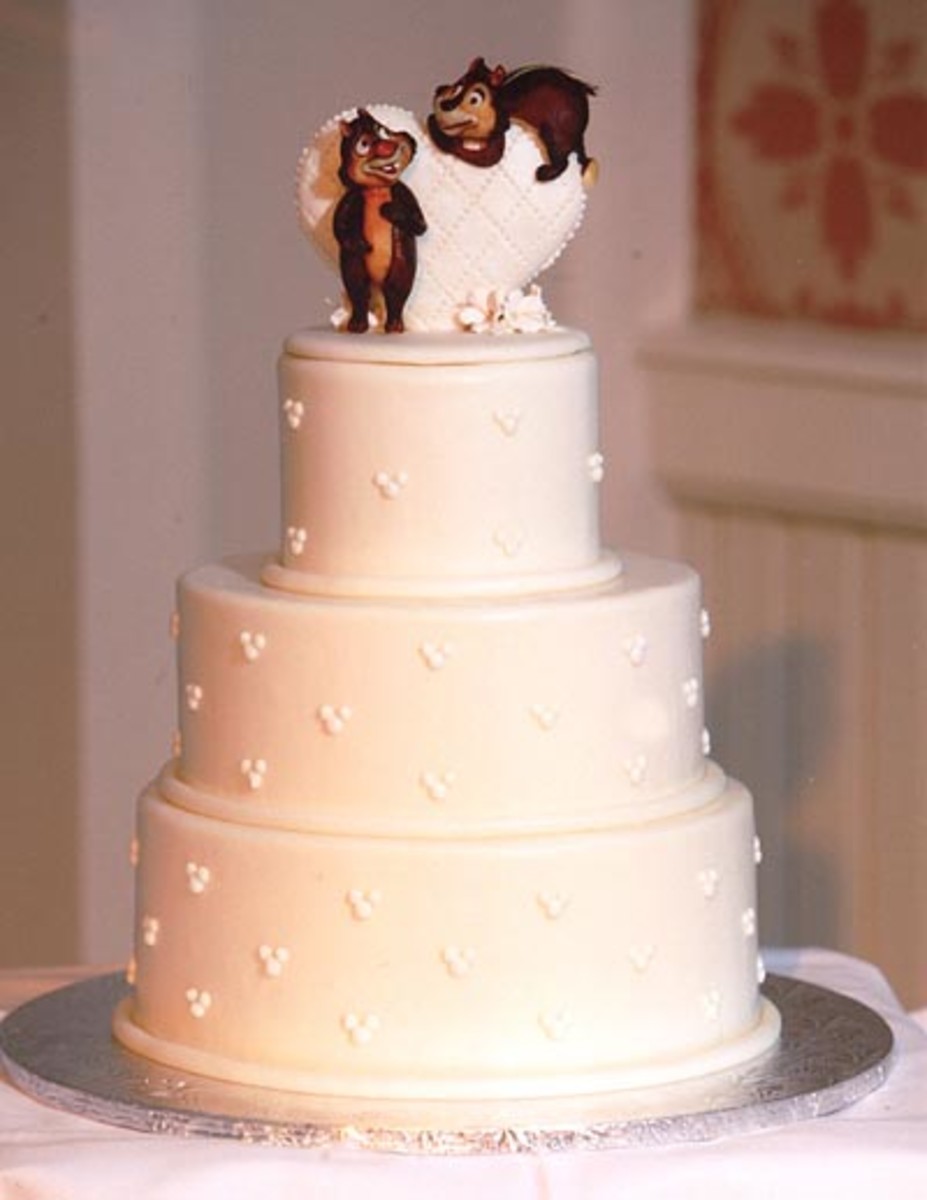 10 Disney Wedding Cakes That Will Blow Your Mind | SecretMenus