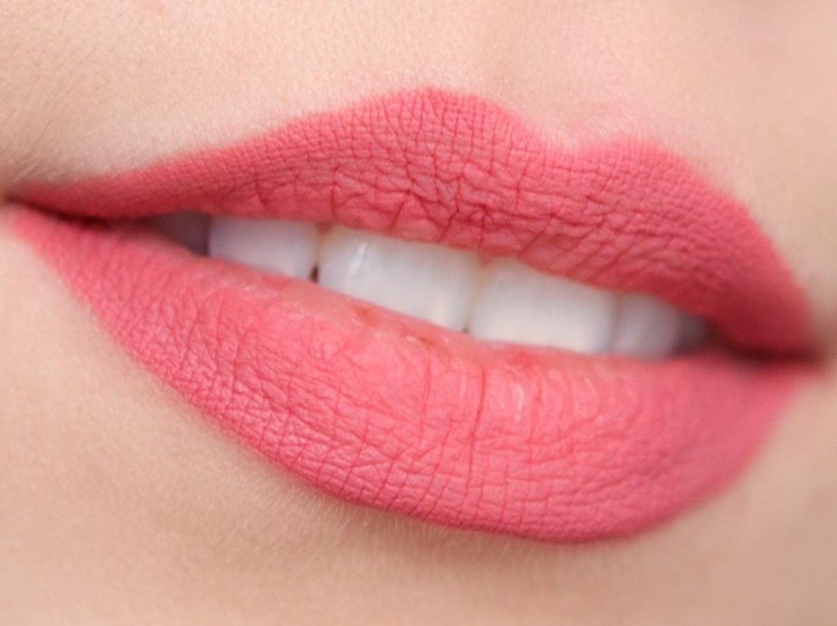 How To Lighten Dark Lips Naturally