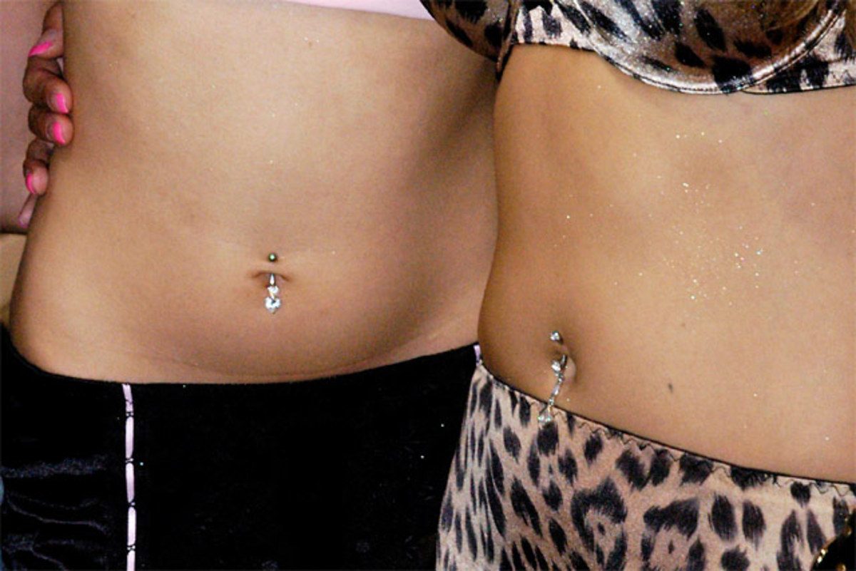 navel-piercing-risks-aftercare-infections-pain