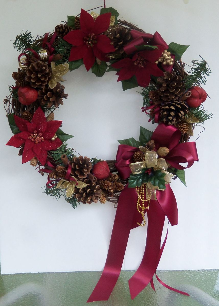 ブランド 15in. Holiday Poinsettia Pinecone and Greenery with Lantern and  Included LE ブランド