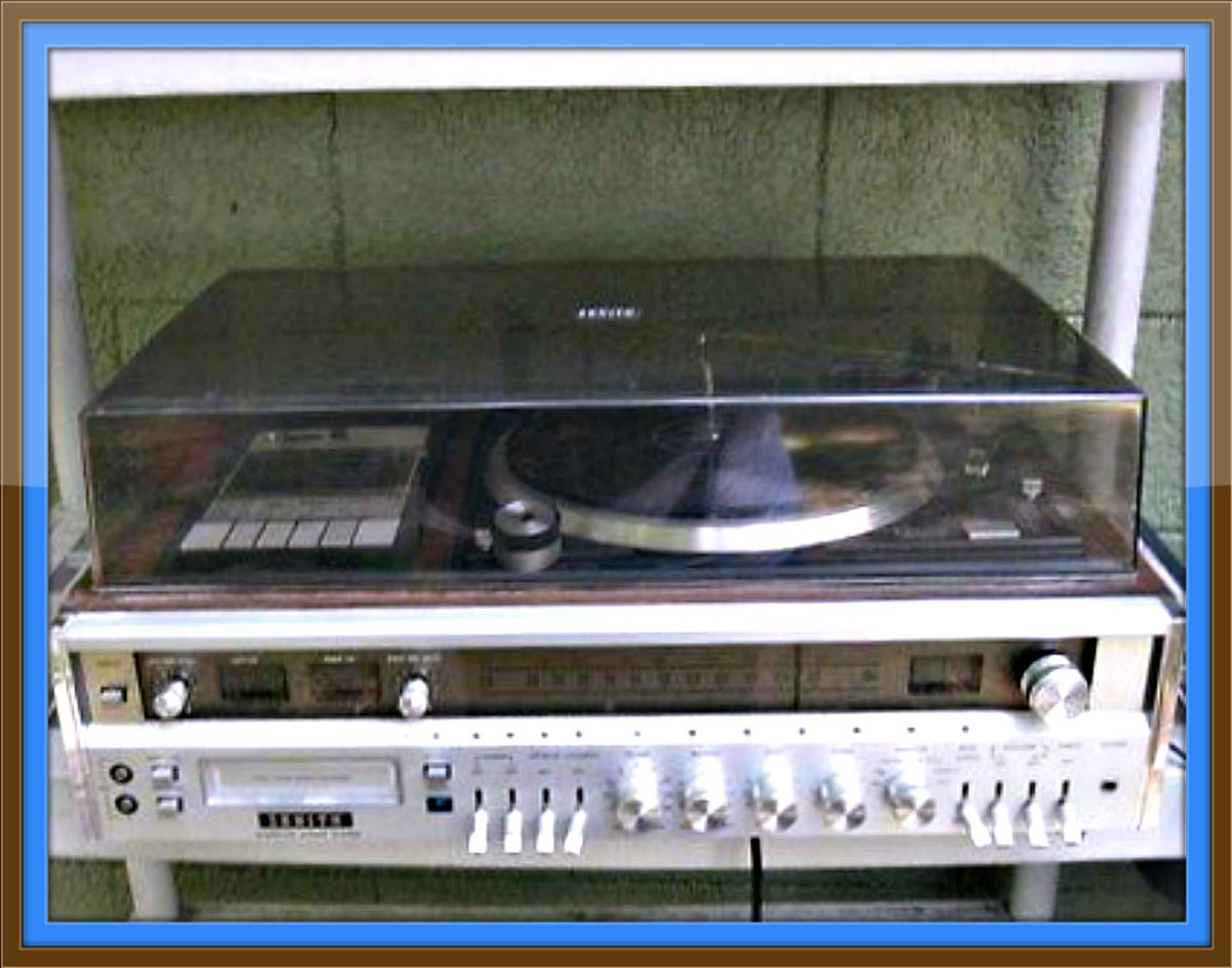 The Zenith Integrated Stereo System Model  IS-4041
