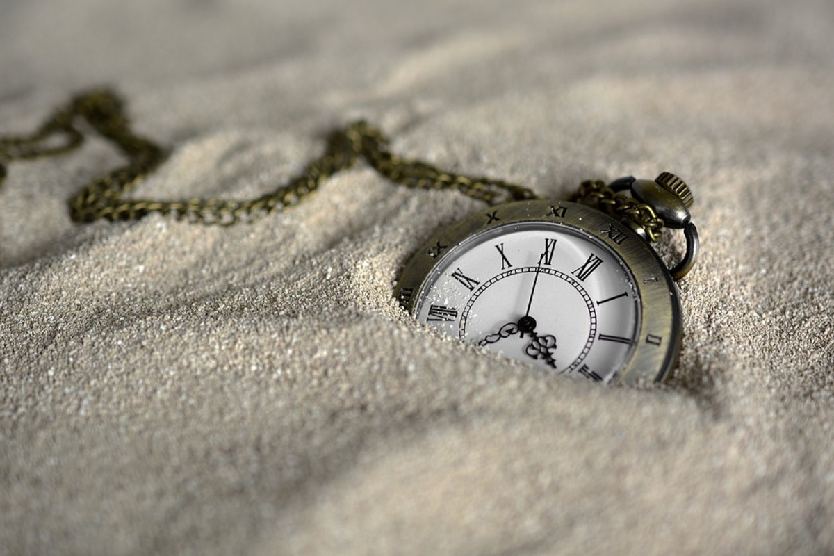 10 Shayaris About Time That Will Make You Reflect on the One Thing That Won't Come Back