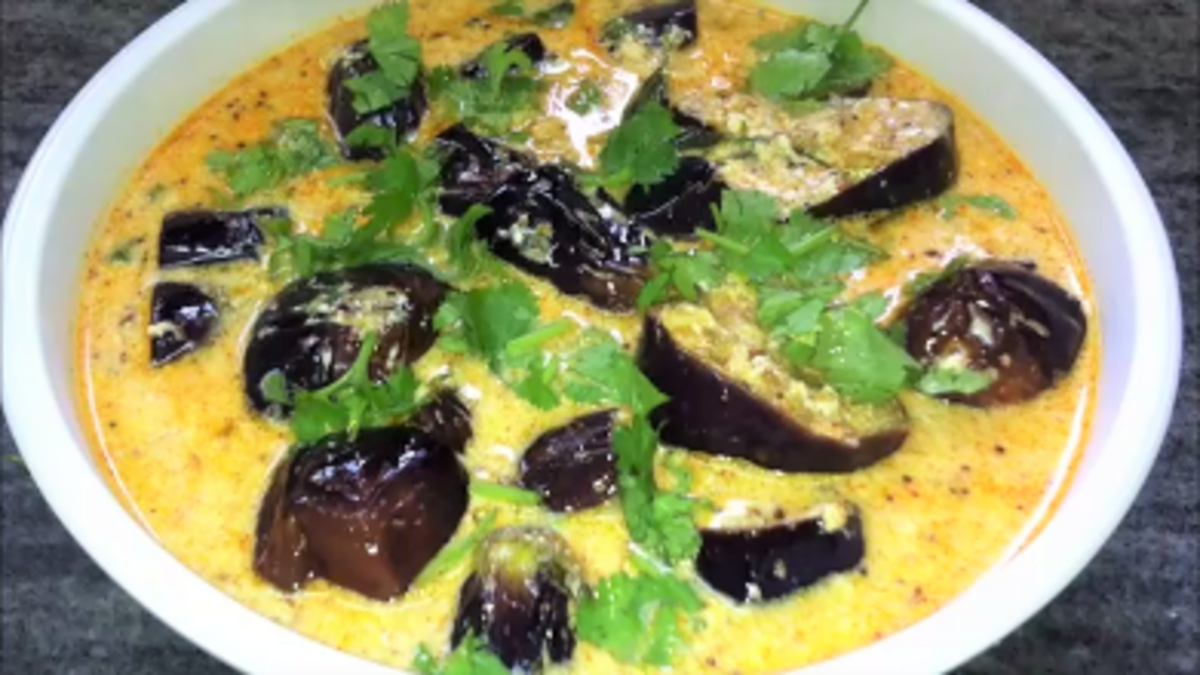 Dahi Baingan Recipe Step by Step - Eggplant in Yogurt Curry