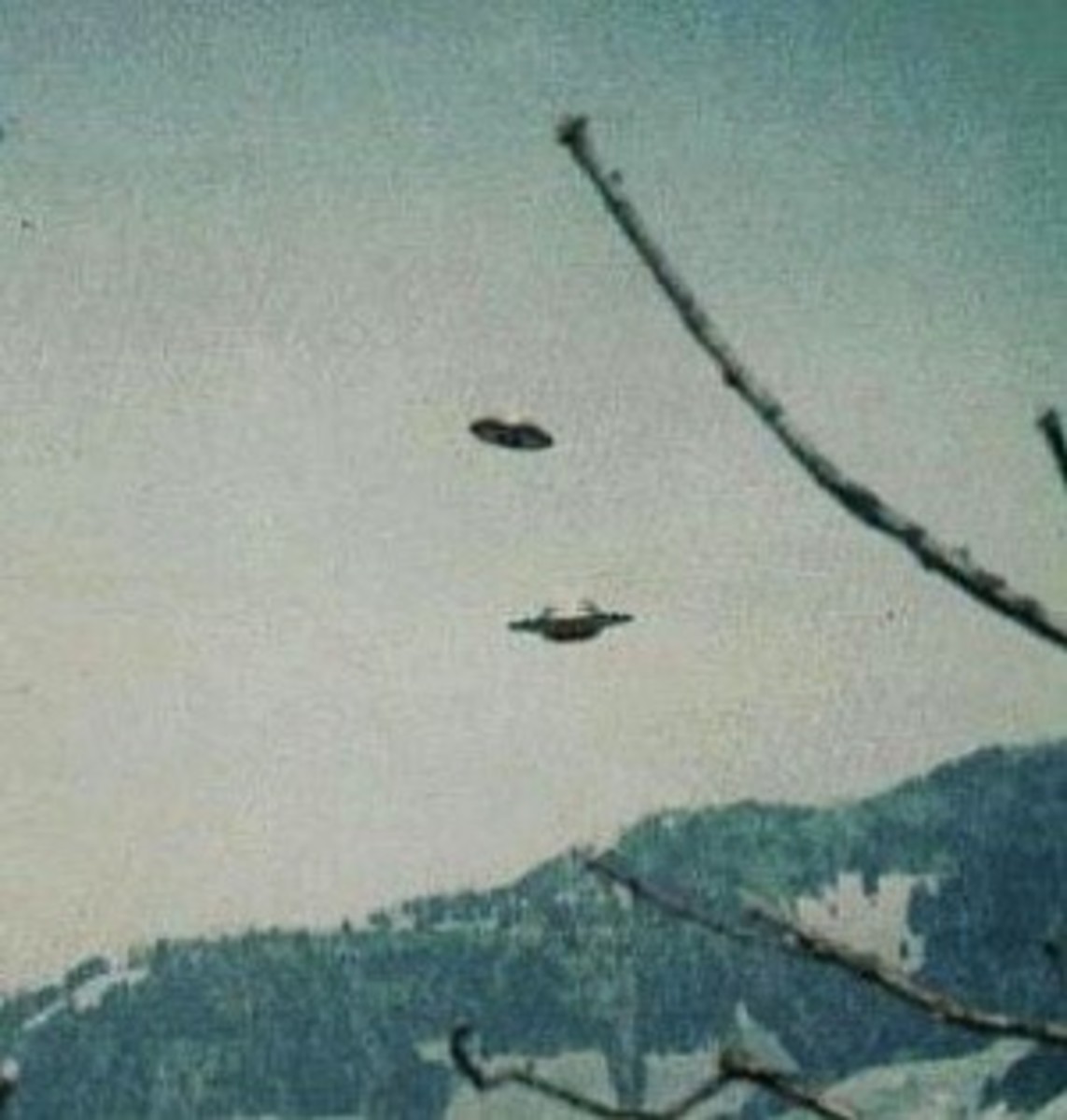 the-mystery-of-flying-dishes-ufos
