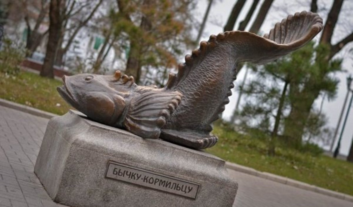 fish-and-fishing-motives-in-the-environmental-sculpture-of-berdiansk-ukraine