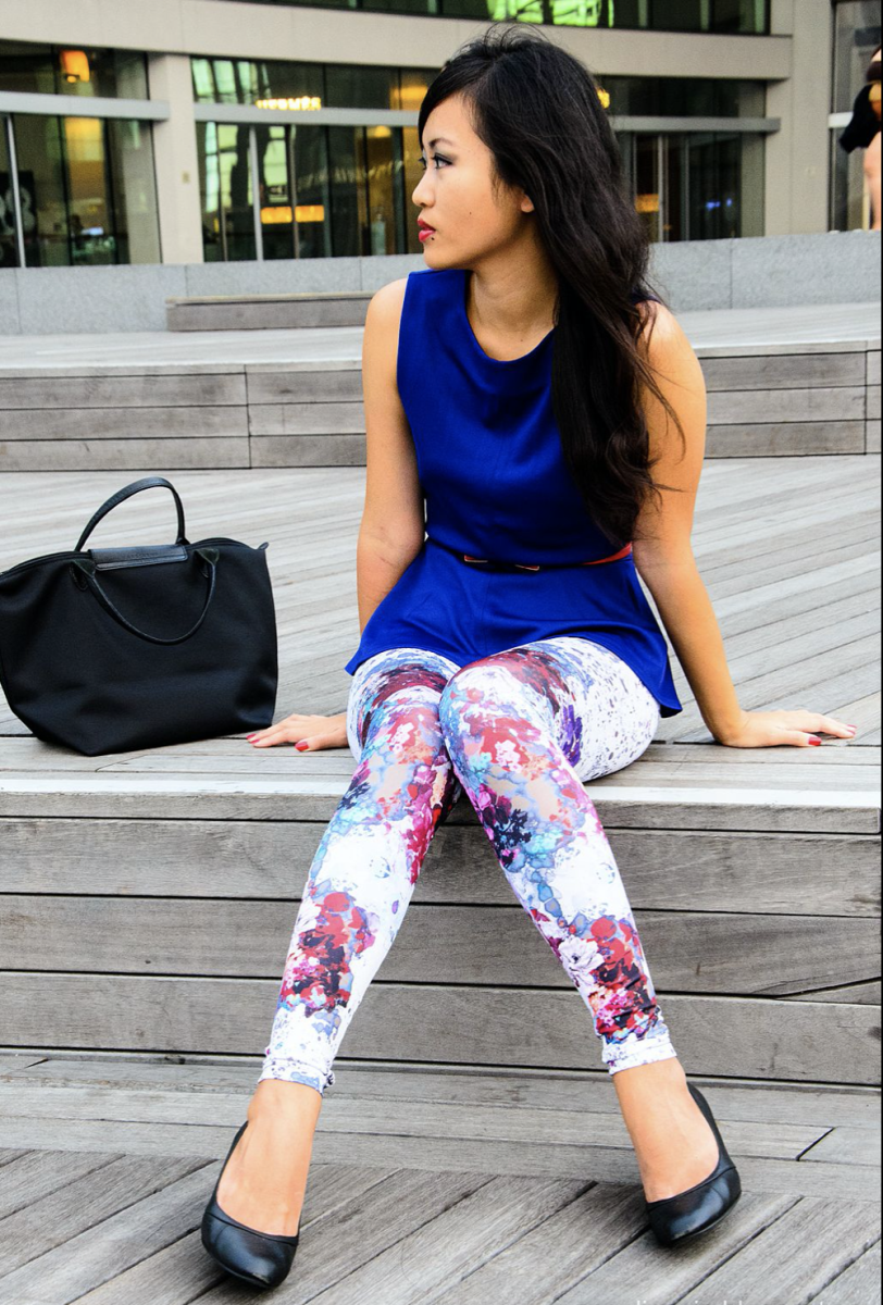Ballet flats with leggings is a fashion combination