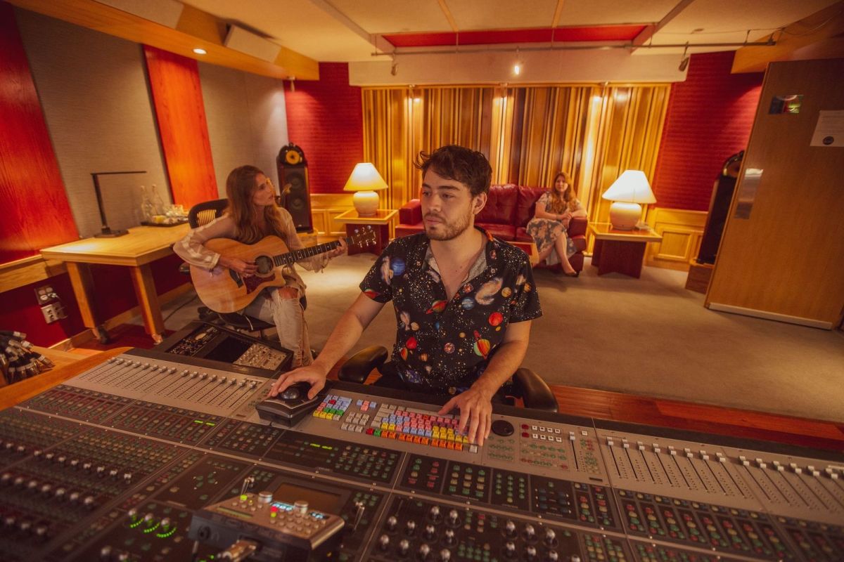 Remote Recording: How Innovative Audio Engineer Mateo Barragan Remains Ahead of the Game