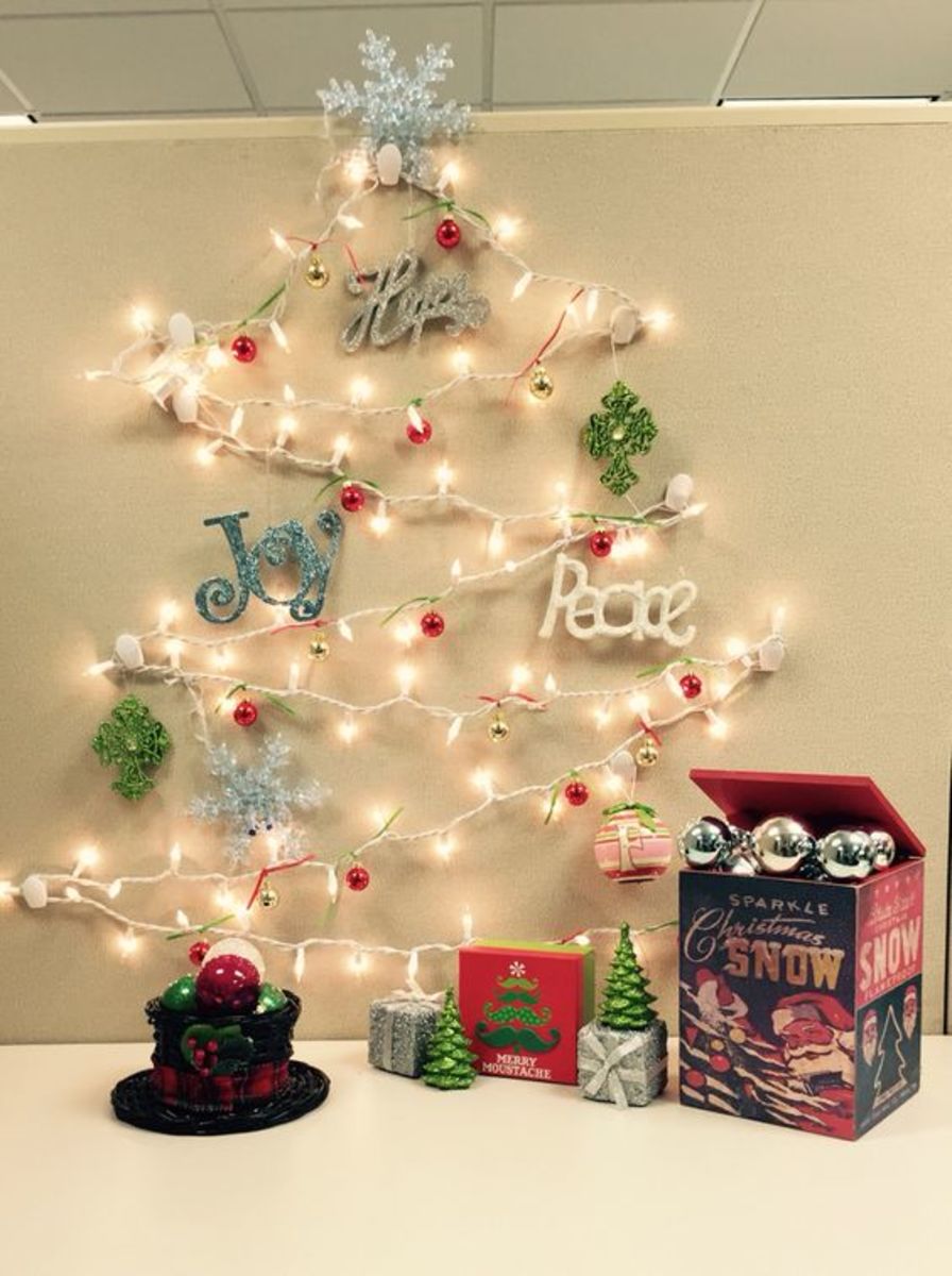 20+ office desk decorations for christmas to Make Your Workplace ...
