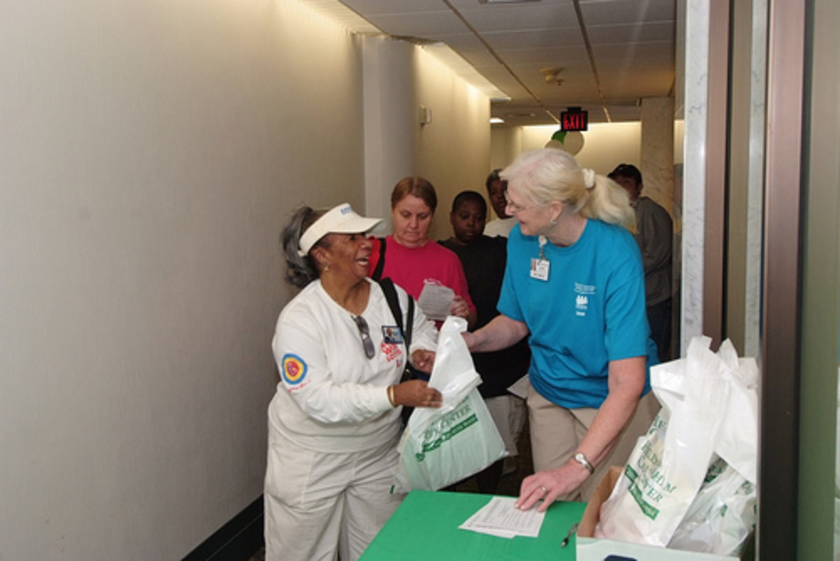 Hospital volunteers help with community wellness day. http://www.flickr.com/photos/christianacare/ / CC BY-NC-SA 2.0