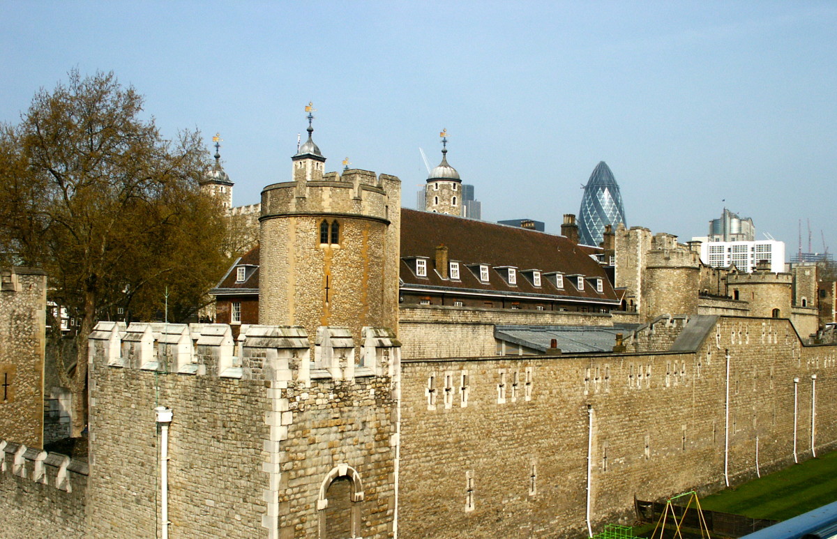 tower of london moat
