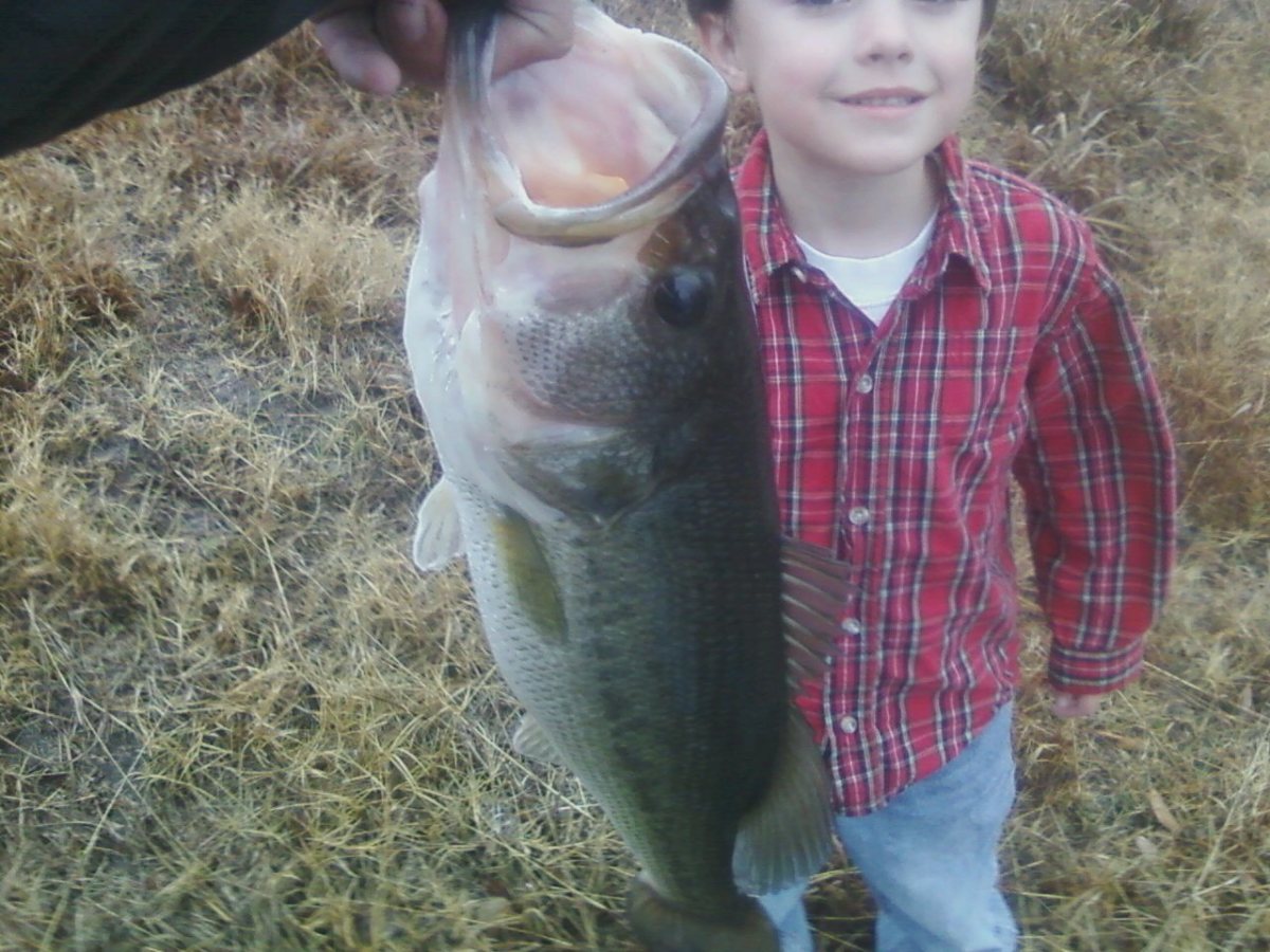 Trophy bass fishing in the winter!