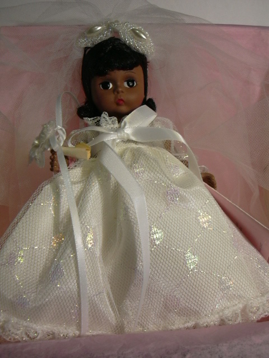 Madame Alexander Bride & Groom African American outlets Wedding Dolls Decorated Stand