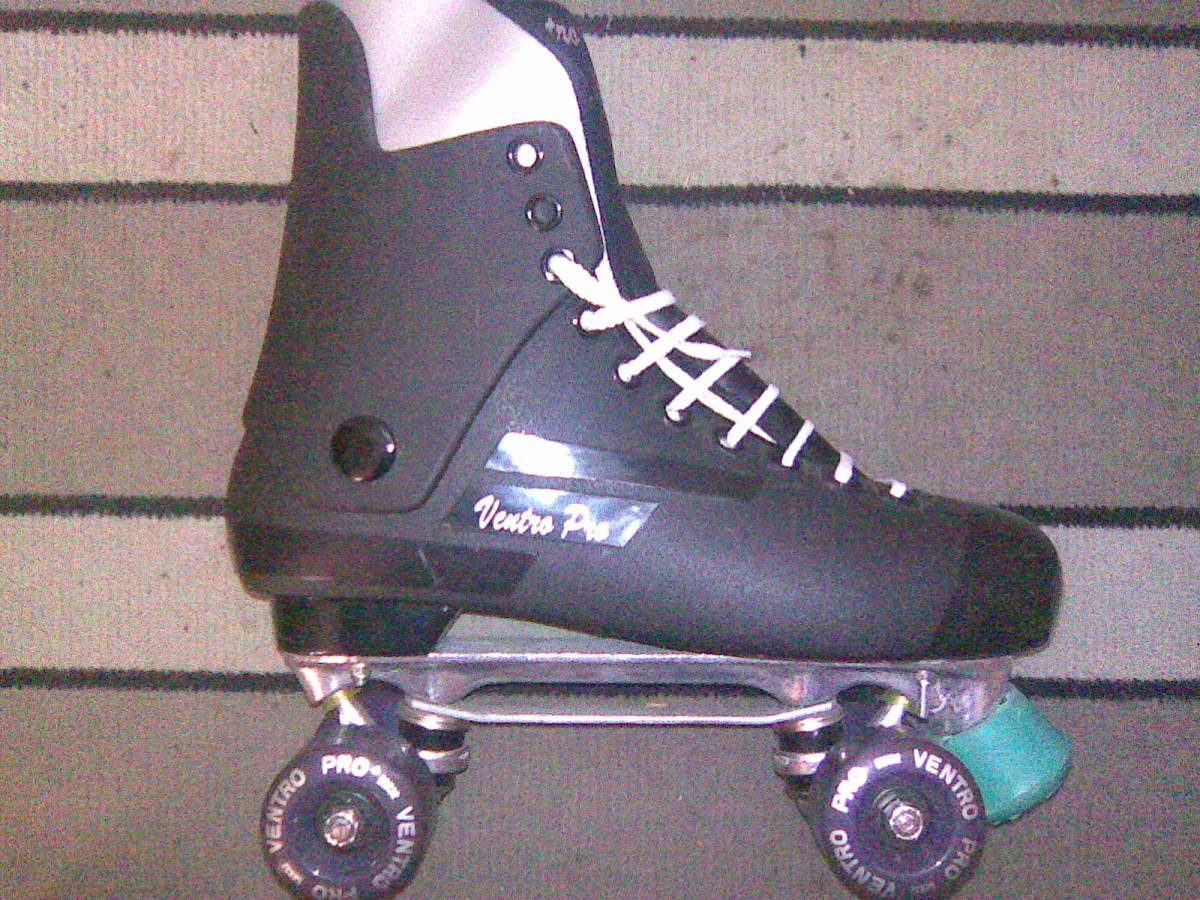 Bauer Style Ventro Pro Turbo Quad Roller Skate Mixed Ventro Wheels 