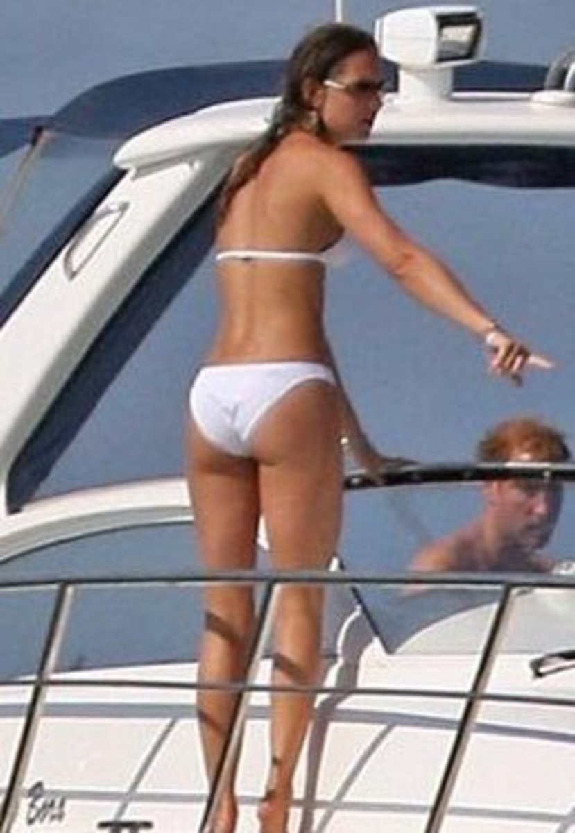 Pippa Middleton in a white bikini flaunting her well toned body and her famous butt while vacationing in the caribbean