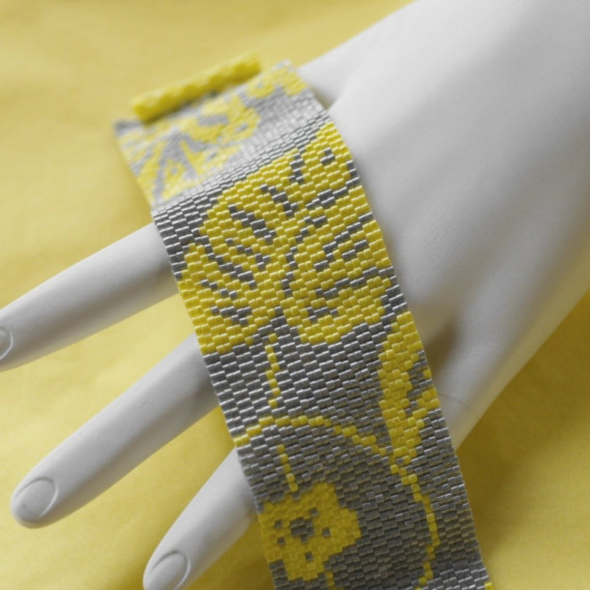Yellow Windowleaf - Peyote Beadwoven Bracelet / Cuff