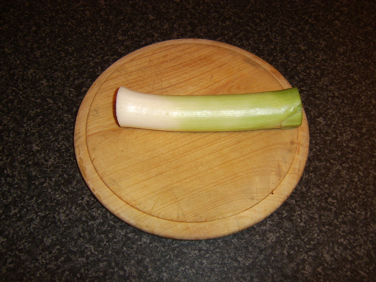 The root end and leaves should be trimmed from the leek