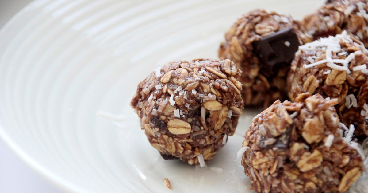 Easy to Make Recipe: Chocolate Oatmeal Balls