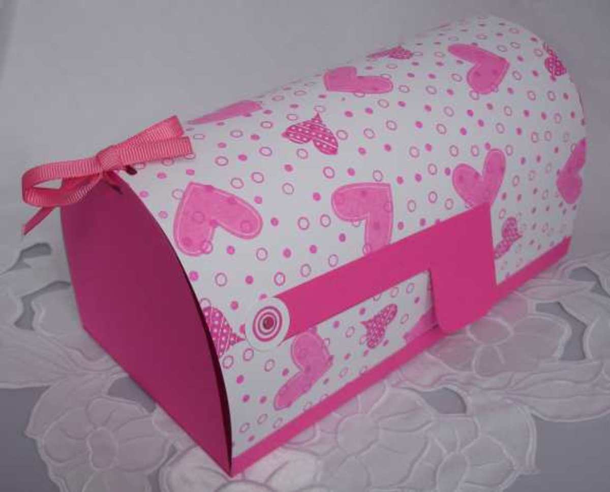 Learn how to make your very own Valentine's Day Mailbox from splitcoaststampers.com.