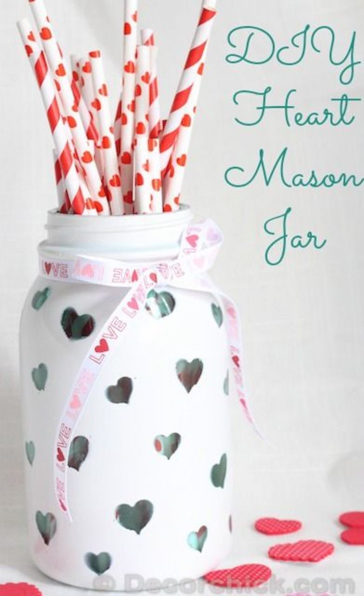 Decor Chick has some of the best craft ideas online as you will find out when you check out this mason jar craft project.  Just click on the picture to find out how to make one of your own.
