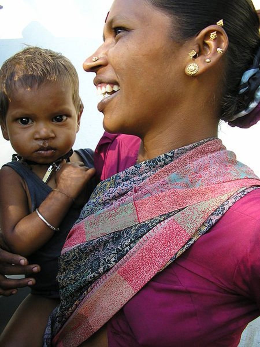 Mother and child in Mumbai