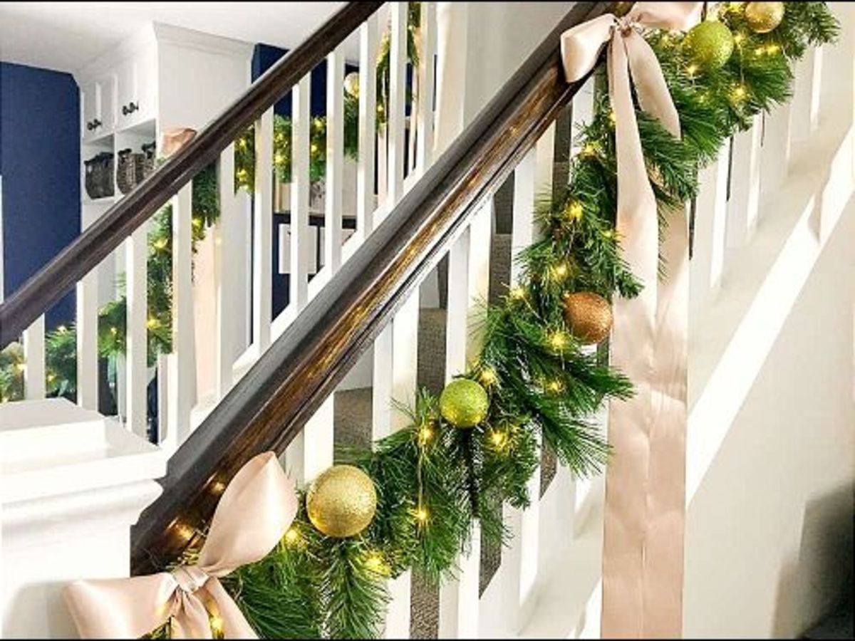 Garland craft idea for your staircase