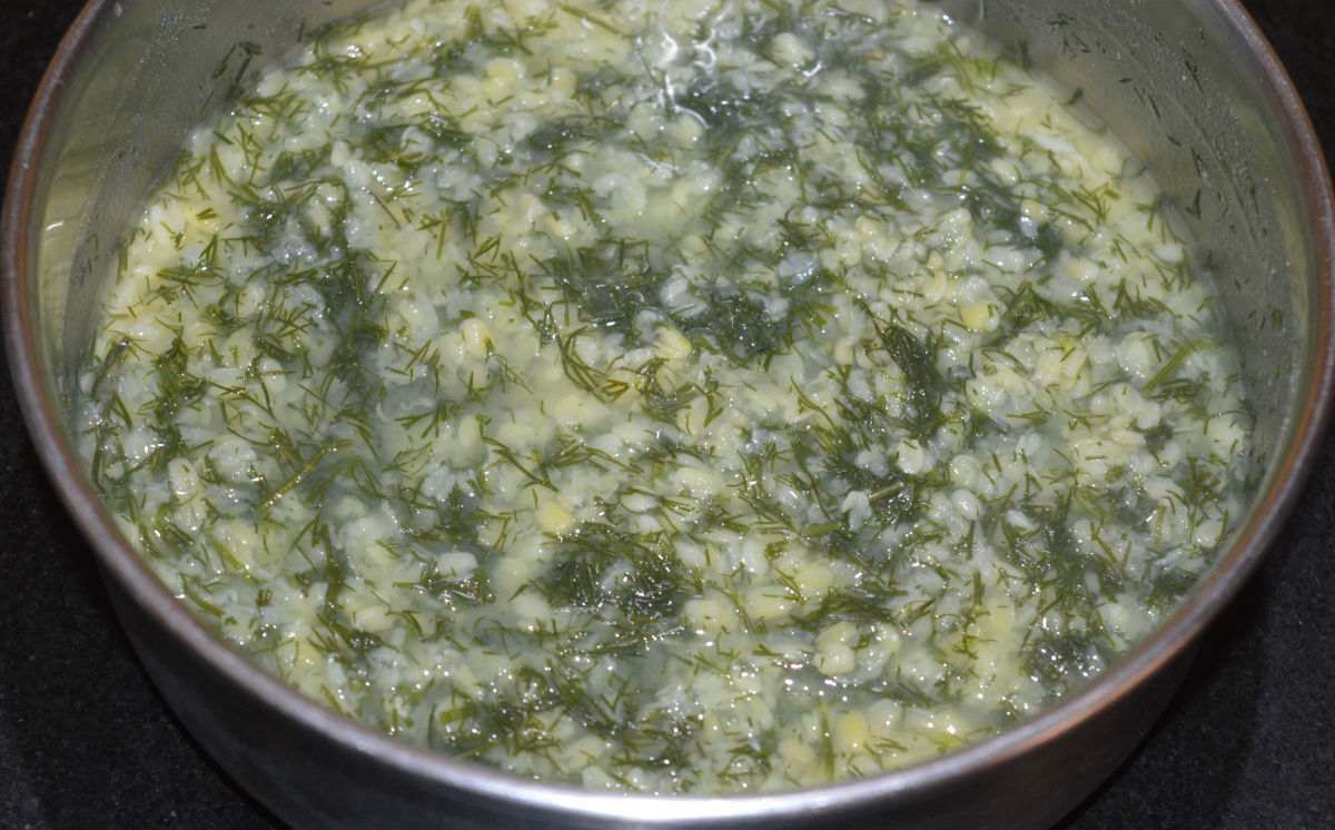 Cooked mung beans and dill leaves mixture