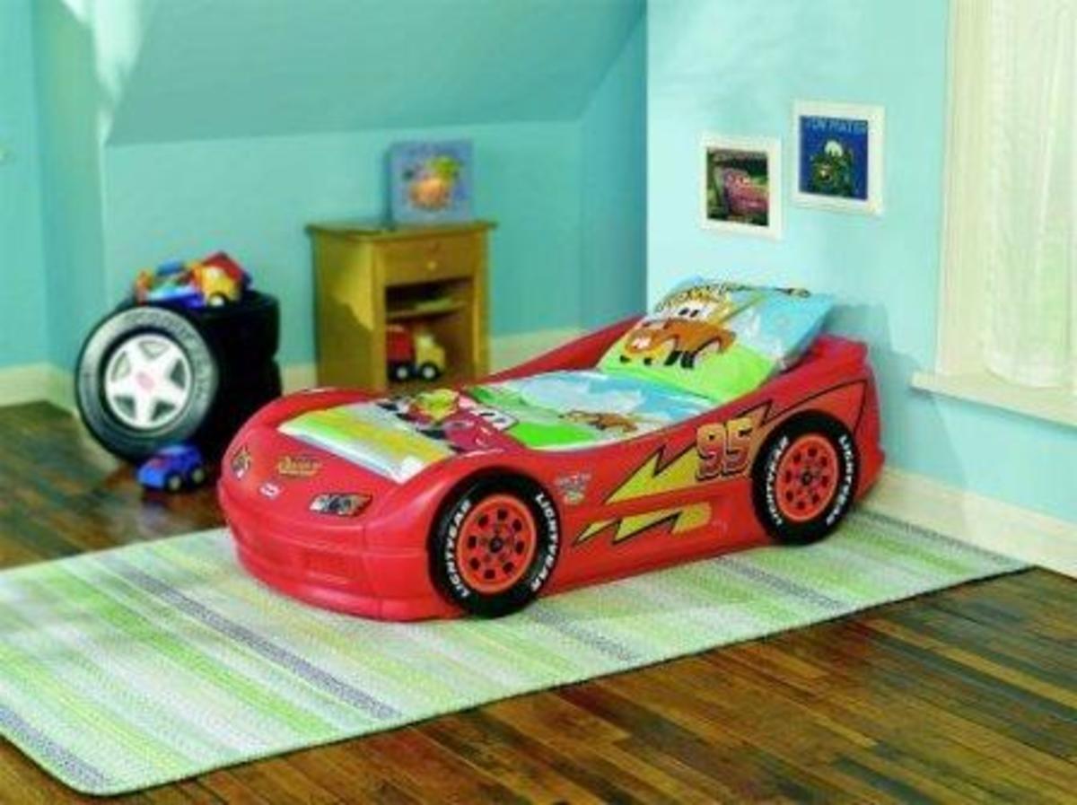 Little Tikes Lightning McQueen Roadster Toddler Bed