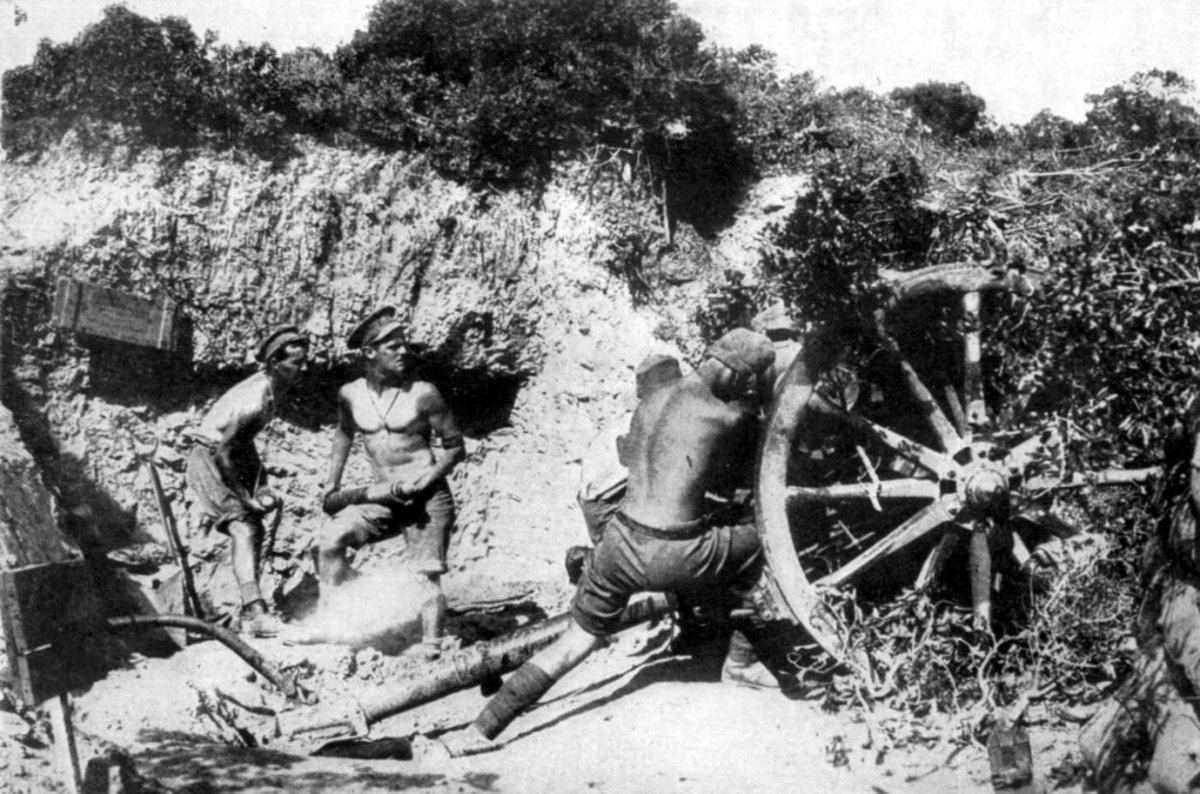 Australian gunners in action on M'Cay's Hill, Gallipoli 19 May 1915