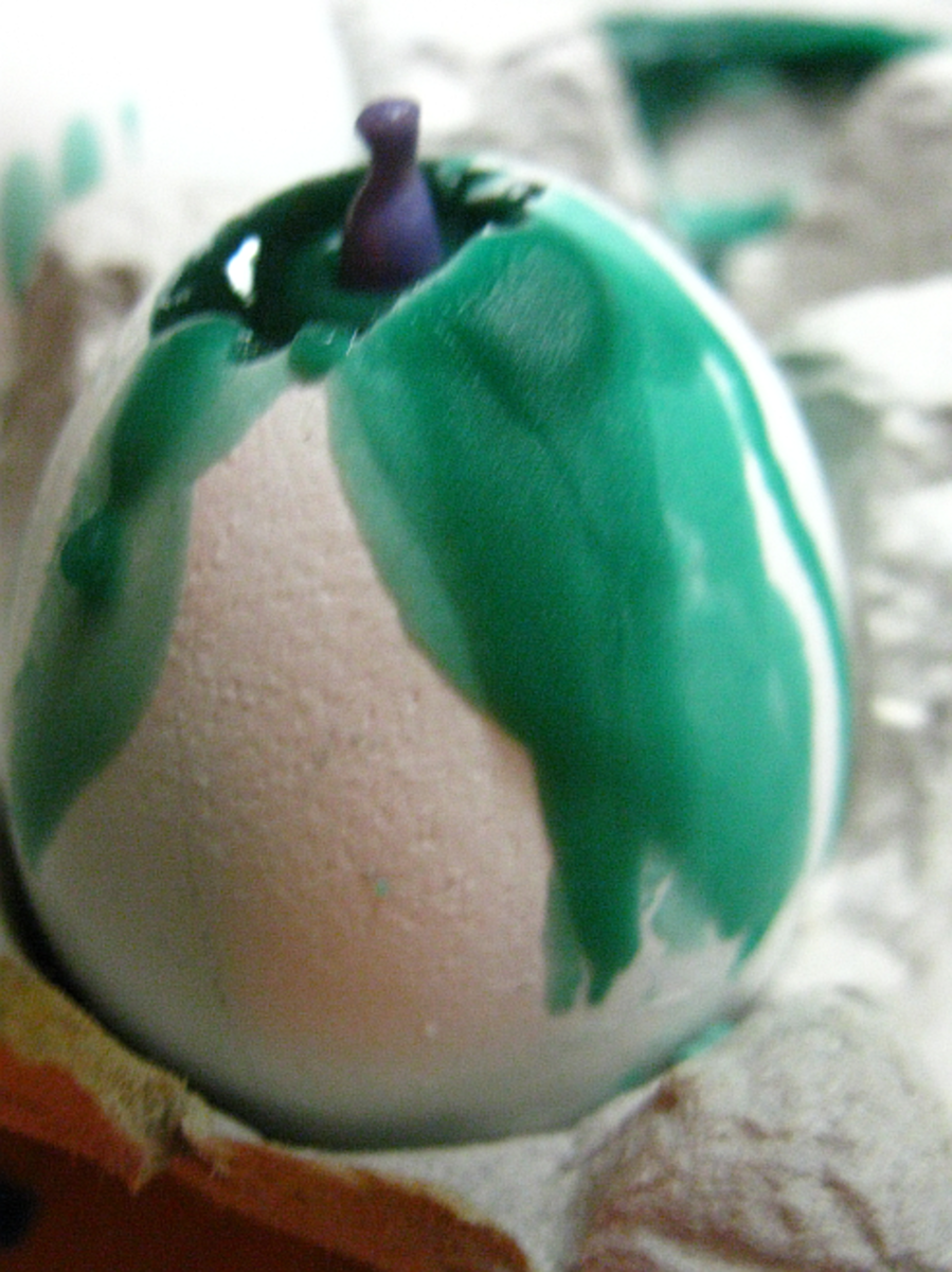 candle in an eggshell mold