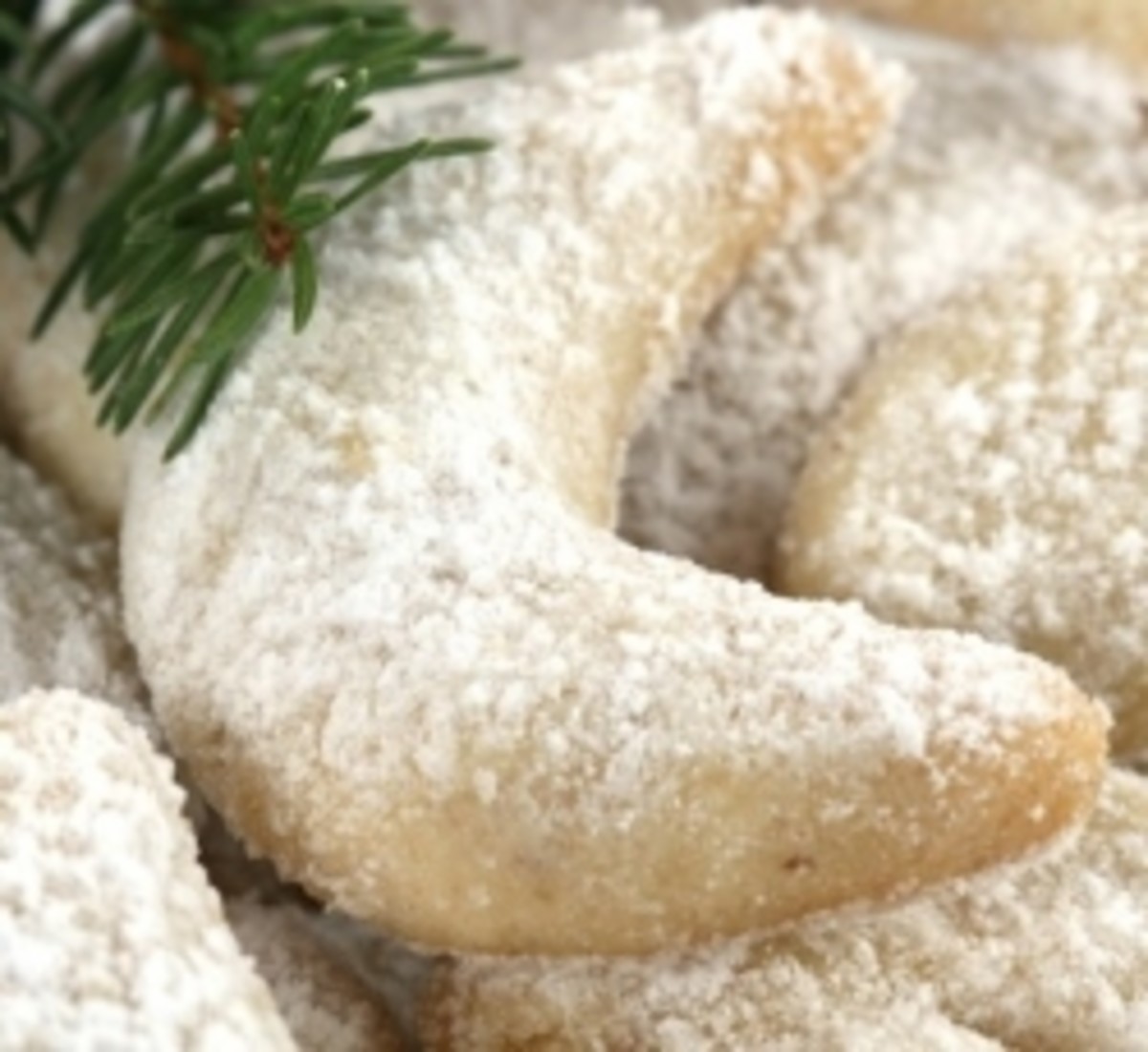 best-holiday-cookie-recipe-easy-and-elegant-greek-wedding-crescents