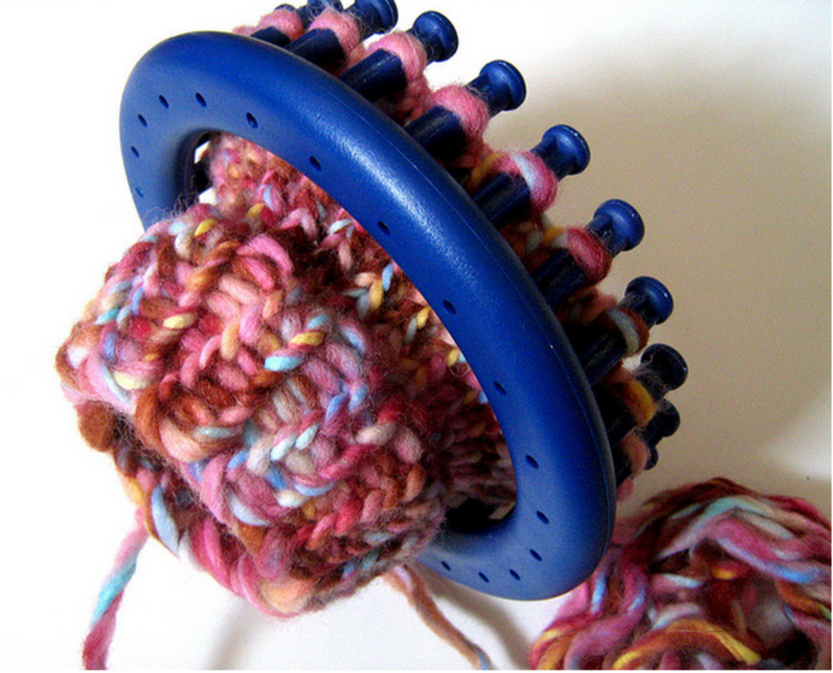Darice 1171-58 Set of 4 Round Plastic Knitting Looms