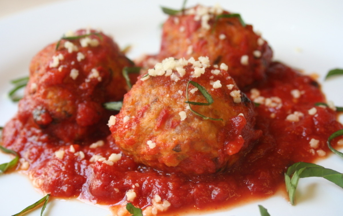 Easy Slow Cooker Dominican Style Meatballs
