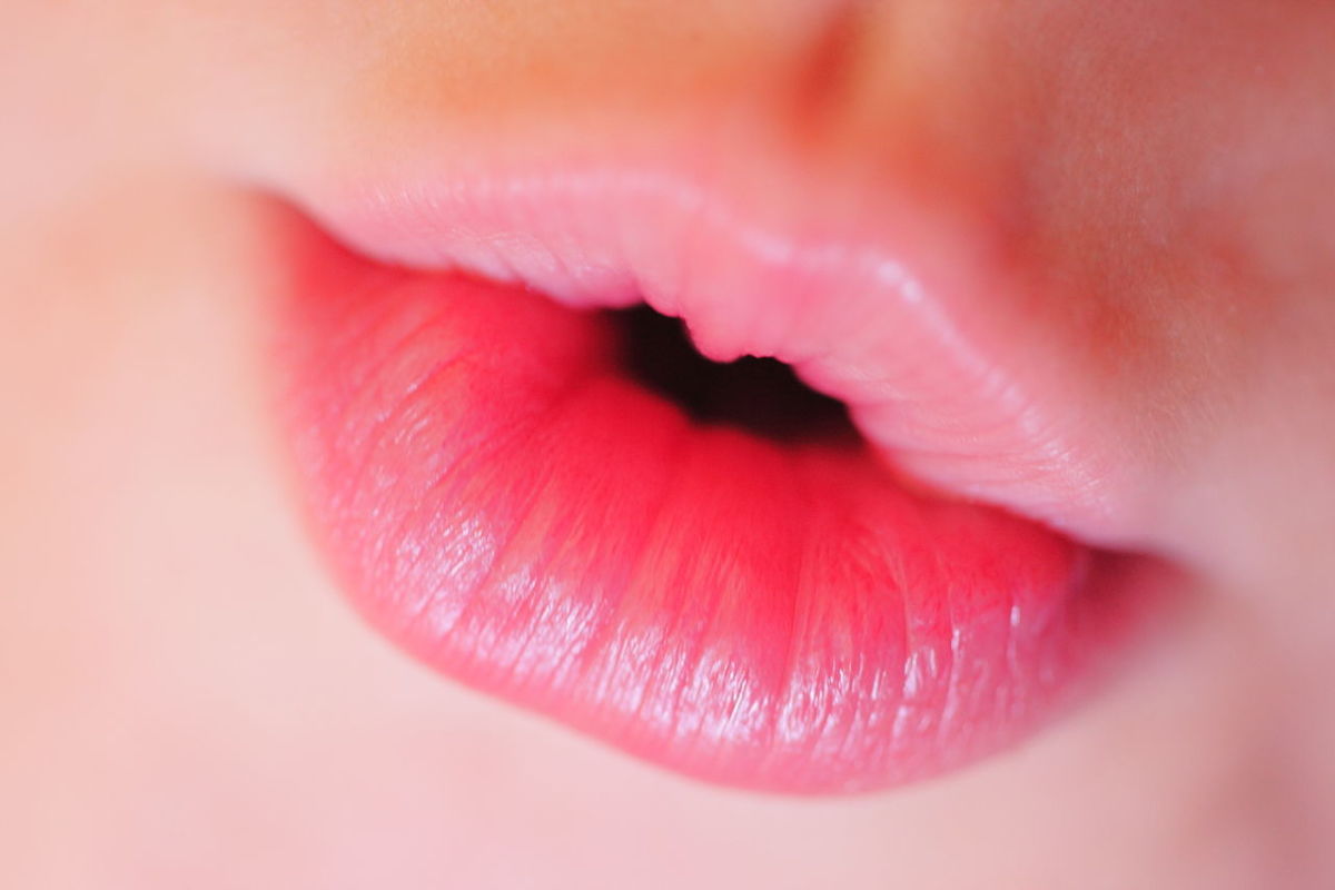 How to Heal Chapped Lips Fast with 7 Easy Remedies