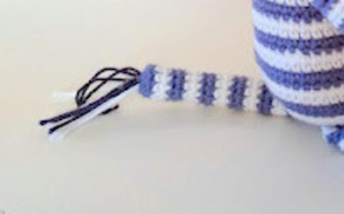 free-crochet-pattern-zebra-amigurumi-doll
