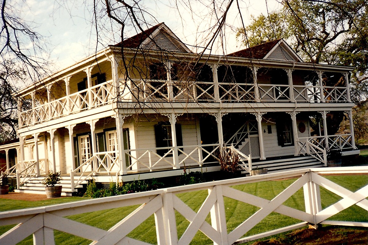 Wonderful wrap around porch and balcony on Lillie's house
