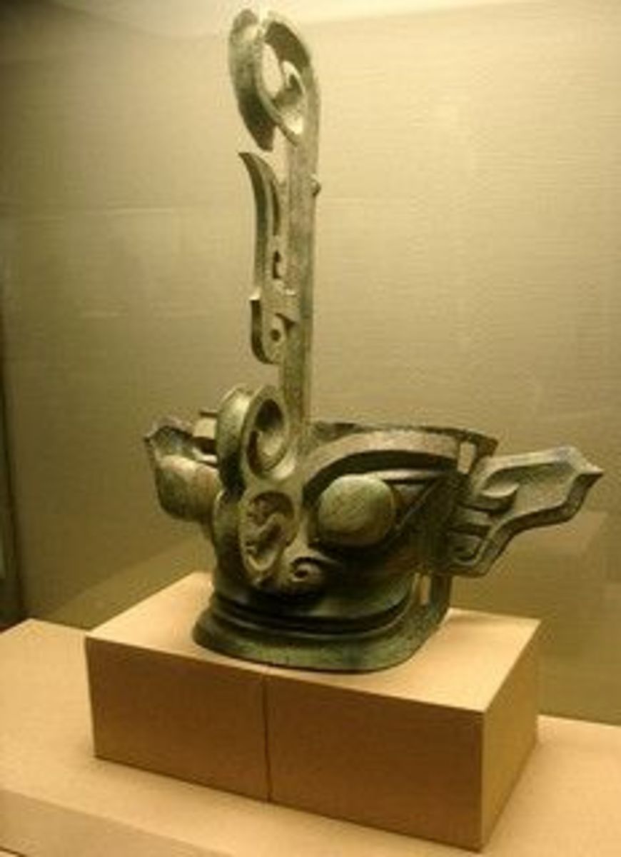 Shang Dynasty Flanged Bronzed Mask With Protruding Pupils