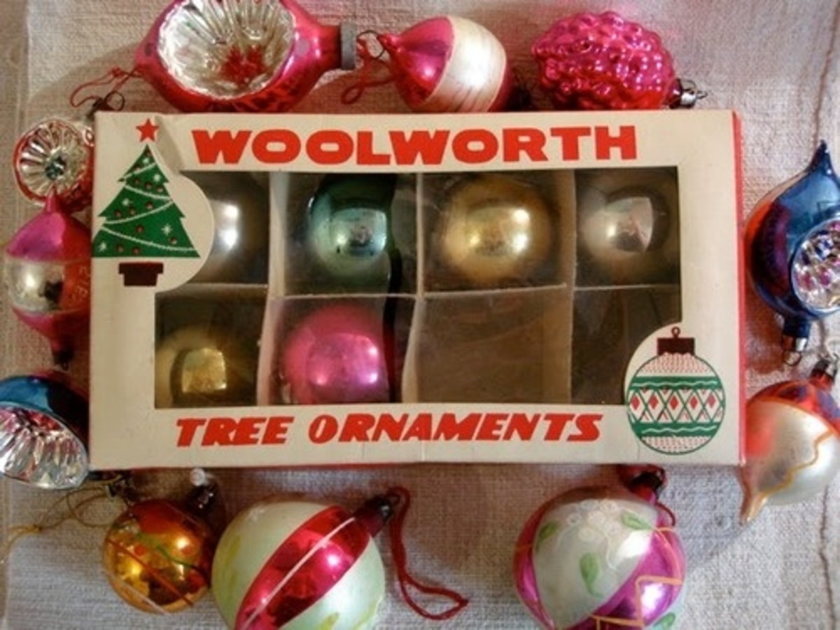 vintage-christmas-tree-decorations-outdoor