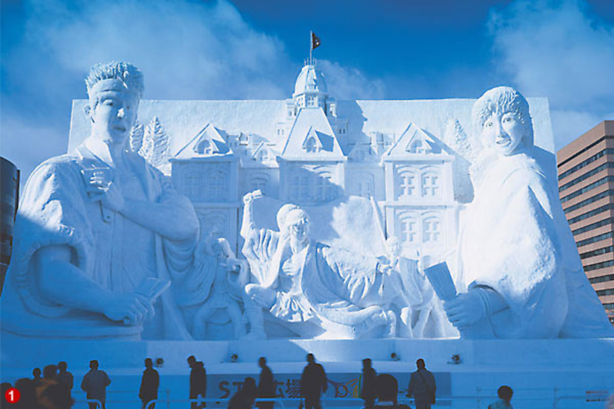 Another spectacular massive snow sculpture at Sapporo. Another spectacular massive snow sculpture at Sapporo.