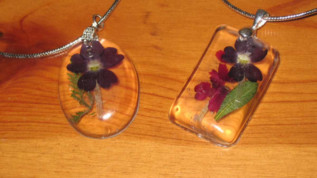 Pressed pansy and resin