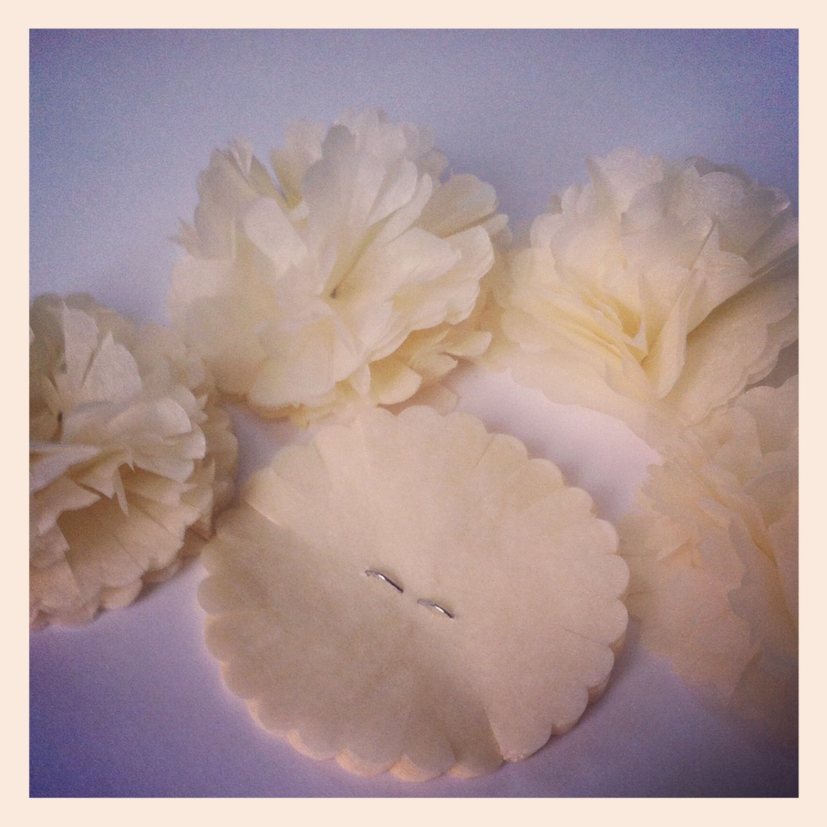 how-to-make-mini-tissue-paper-pom-poms-and-flowers
