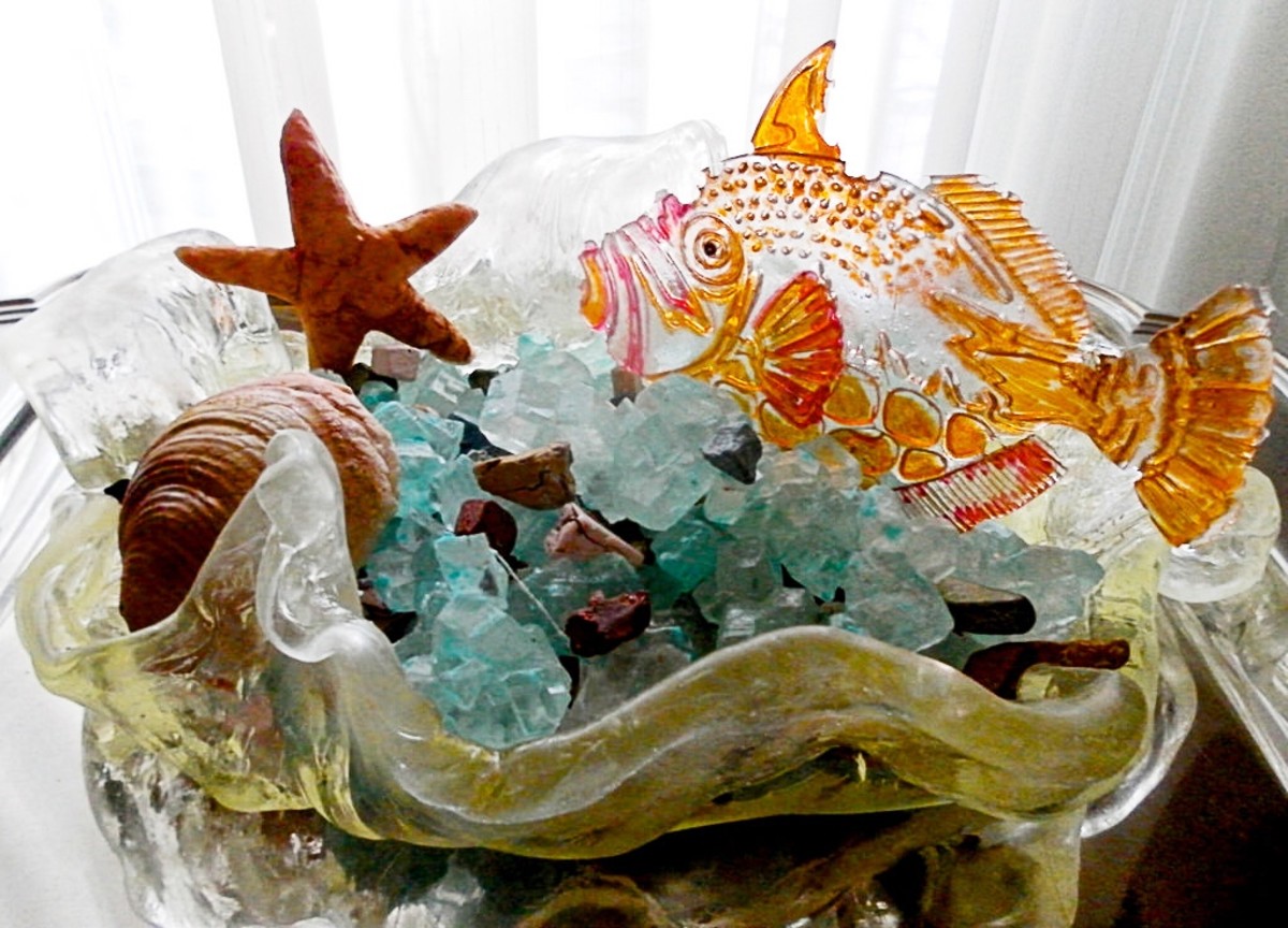 The glossy parts of this edible aquarium are made of isomalt.