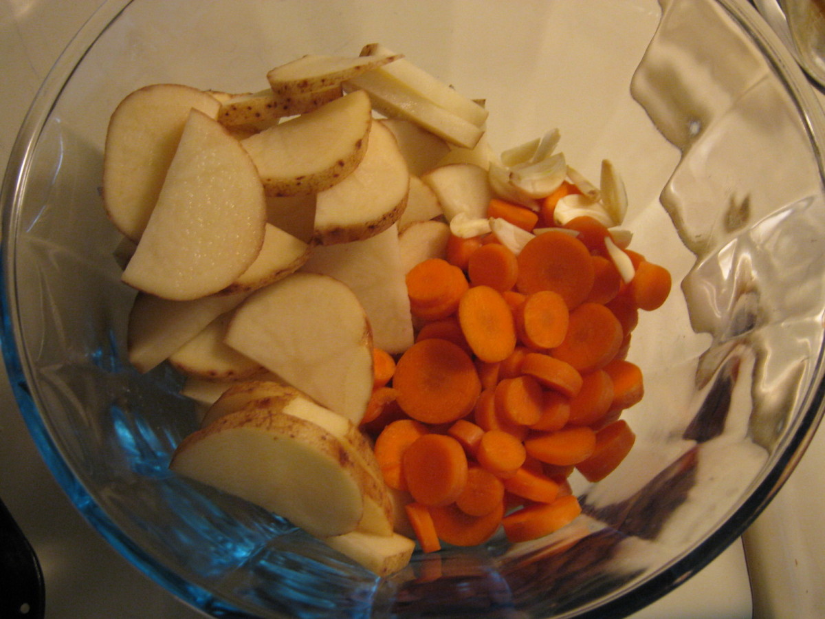 Steps 3 to 5: Add sliced vegetables to large bowl.