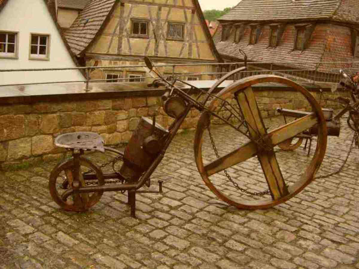 Первые велосипеды с деревянными колесами