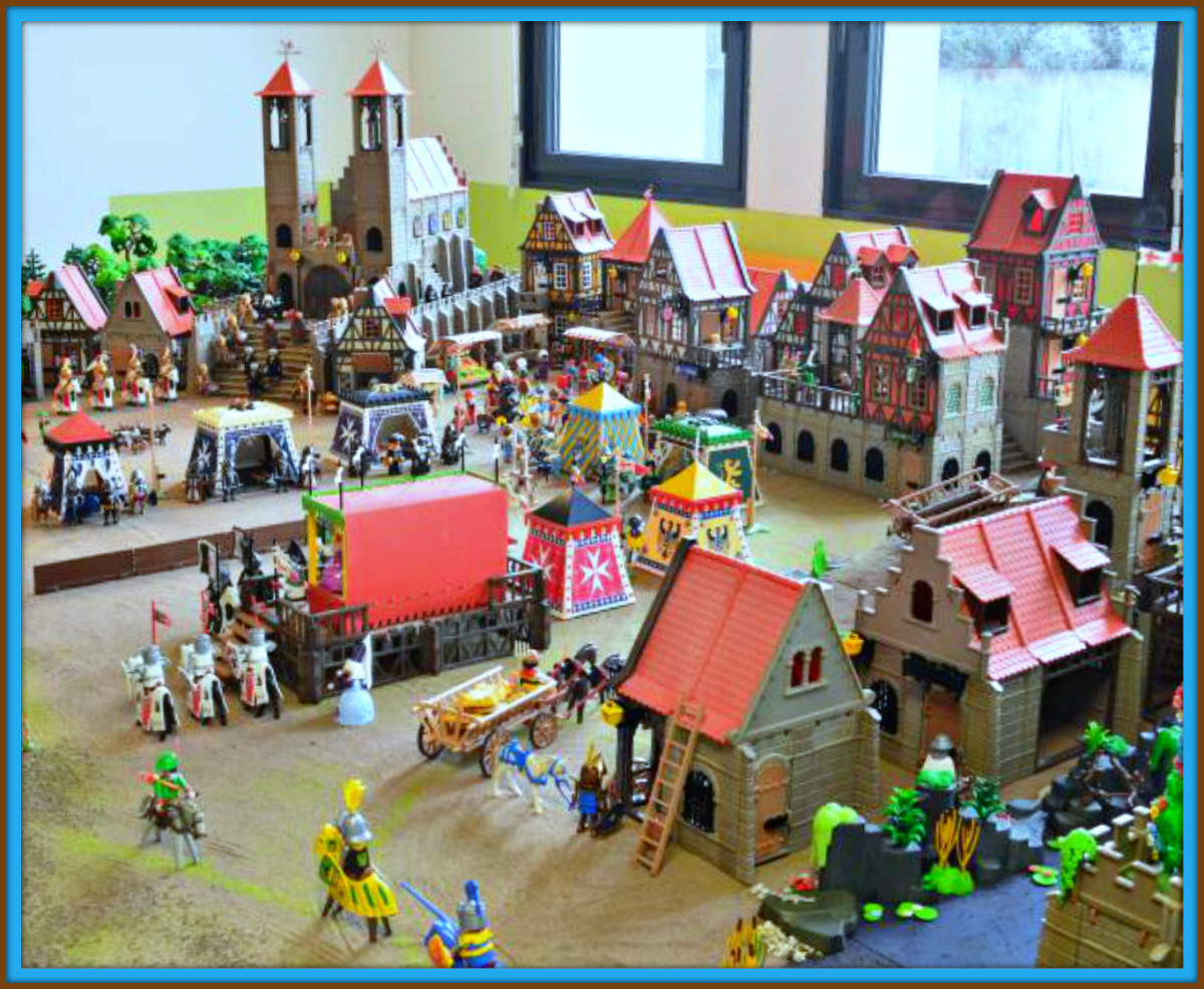 The development of strong infantry forces finally deprived them of their per-eminence in military matters. The whole spectrum of medieval life can be found in many Playmobil medieval dioramas